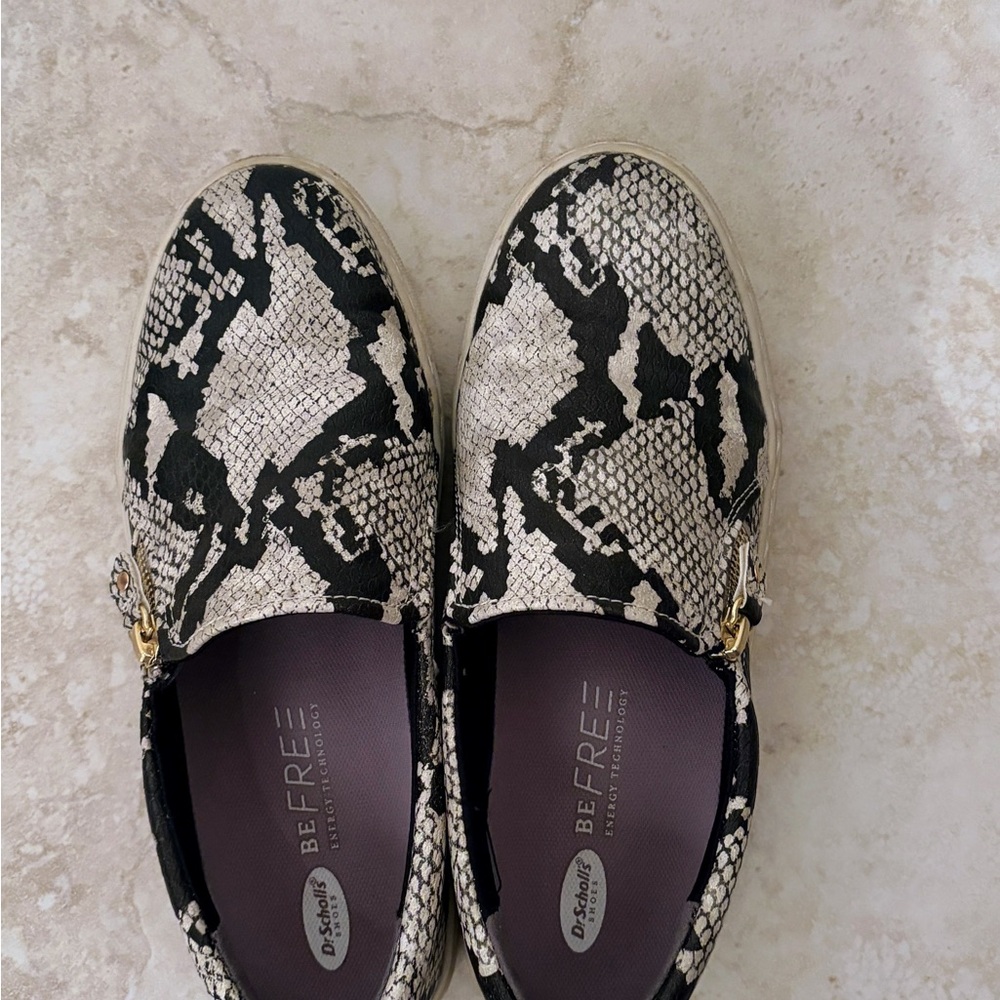 Dr. Scholl's Black and Cream Snakeskin Patterned Loafers 7.5